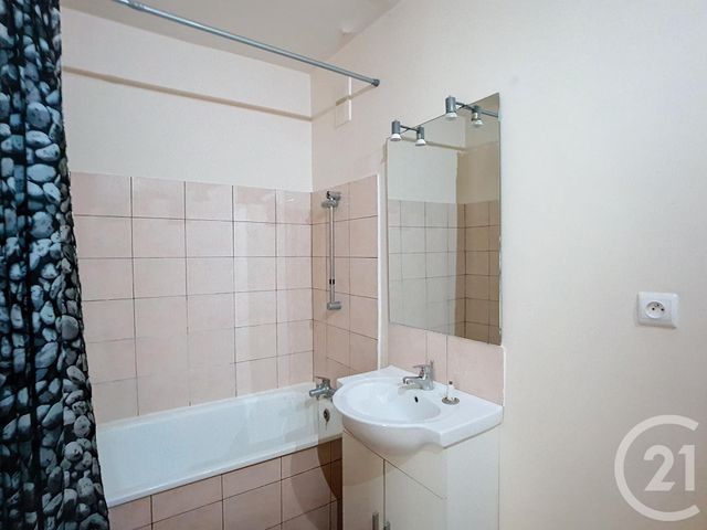 Appartement Studio &agrave; vendre - 1 pi&egrave;ce - 28 m2 - Crepy En Valois - 60 - PICARDIE