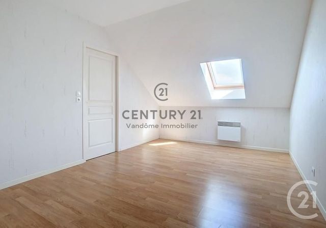 Appartement F2 &agrave; louer - 2 pi&egrave;ces - 36,26 m2 - Crepy En Valois - 60 - PICARDIE