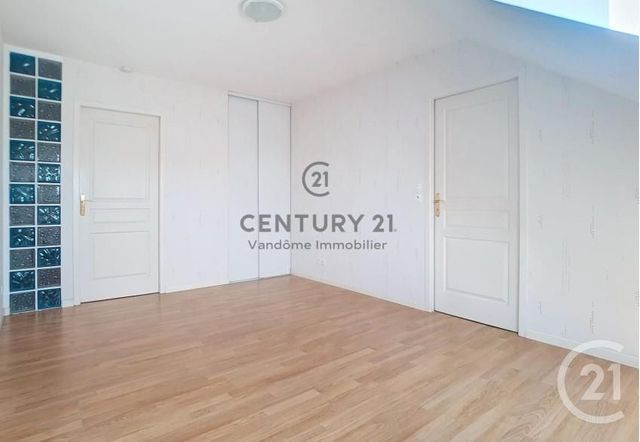 Appartement F2 &agrave; louer - 2 pi&egrave;ces - 36,26 m2 - Crepy En Valois - 60 - PICARDIE