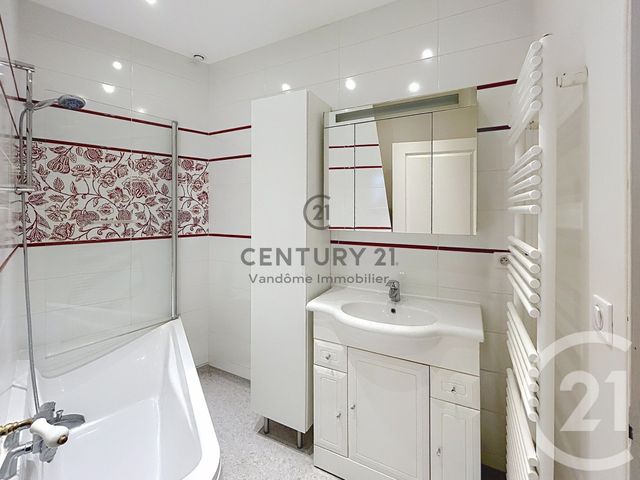 Appartement F1 &agrave; louer - 2 pi&egrave;ces - 48,77 m2 - Crepy En Valois - 60 - PICARDIE