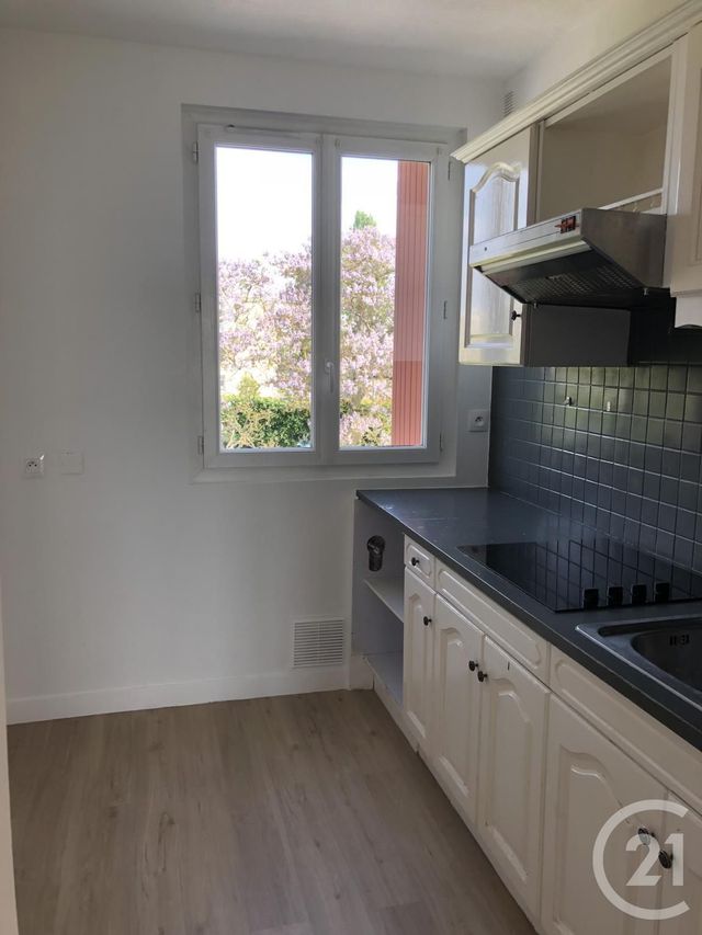 Appartement F3 &agrave; louer - 3 pi&egrave;ces - 64 m2 - Crepy En Valois - 60 - PICARDIE