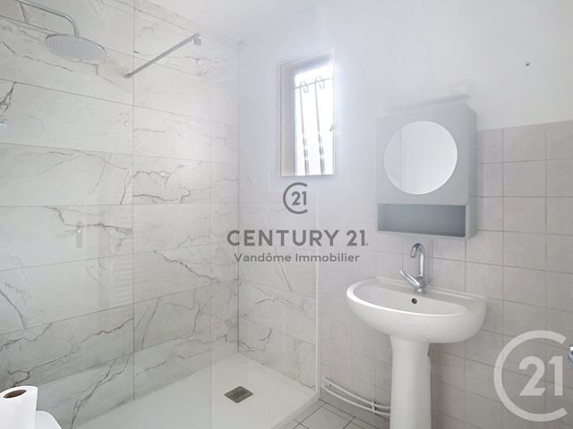 Appartement F2 &agrave; louer - 2 pi&egrave;ces - 45 m2 - Crepy En Valois - 60 - PICARDIE