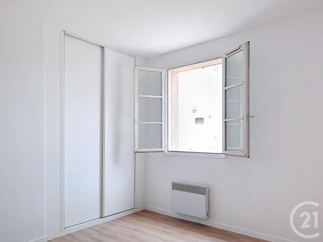 Appartement F2 &agrave; louer - 2 pi&egrave;ces - 45 m2 - Crepy En Valois - 60 - PICARDIE