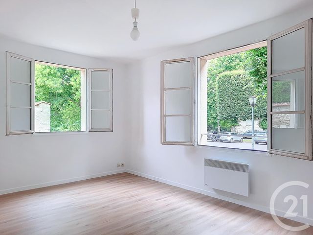 Appartement F2 &agrave; louer - 2 pi&egrave;ces - 45 m2 - Crepy En Valois - 60 - PICARDIE