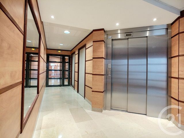 Appartement F3 &agrave; louer - 3 pi&egrave;ces - 62,60 m2 - Crepy En Valois - 60 - PICARDIE