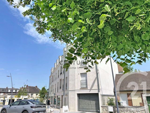 Appartement F3 &agrave; louer - 3 pi&egrave;ces - 62,60 m2 - Crepy En Valois - 60 - PICARDIE